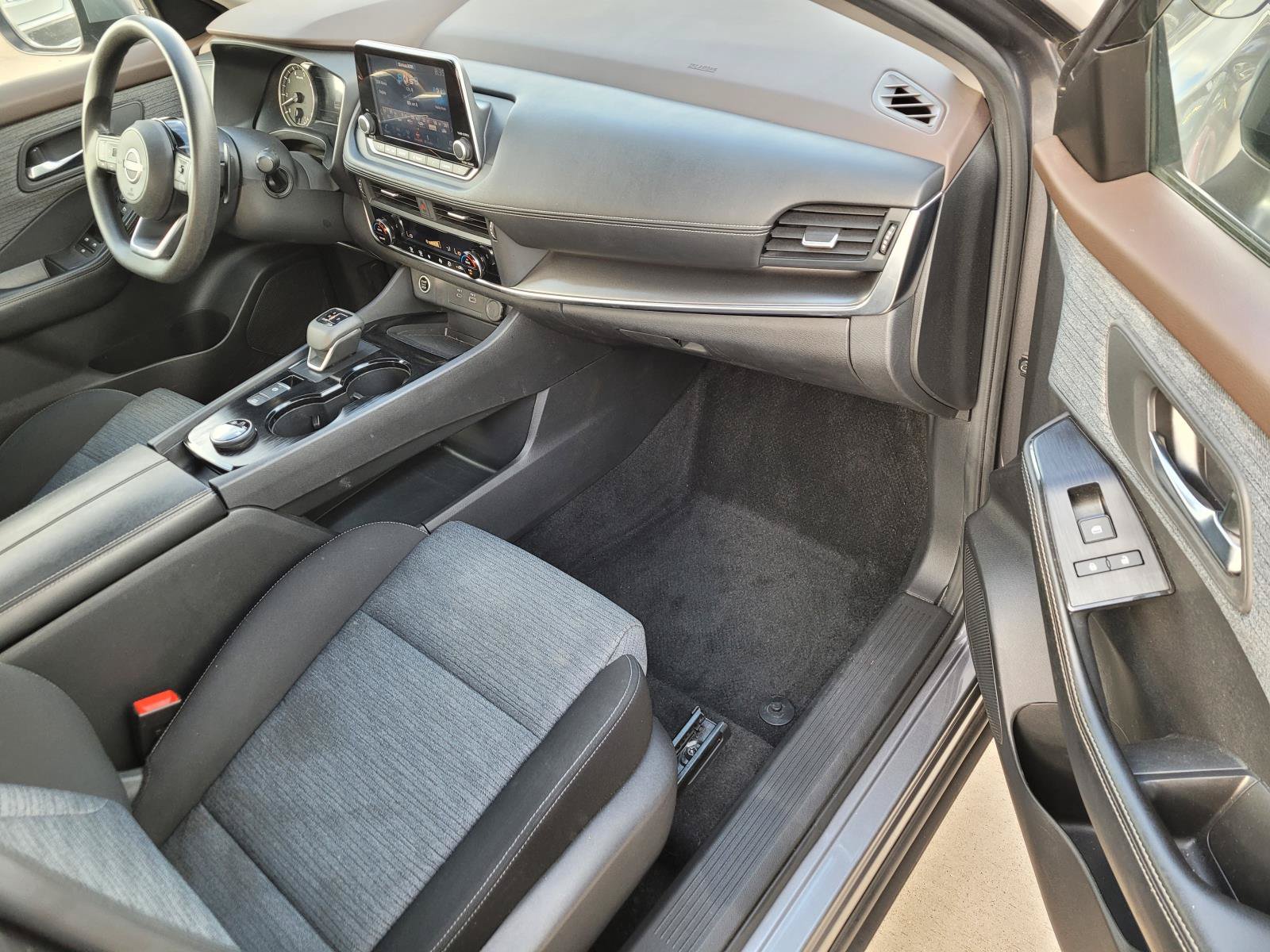 Used 2023 Nissan Rogue SV AWD/4WD image 23