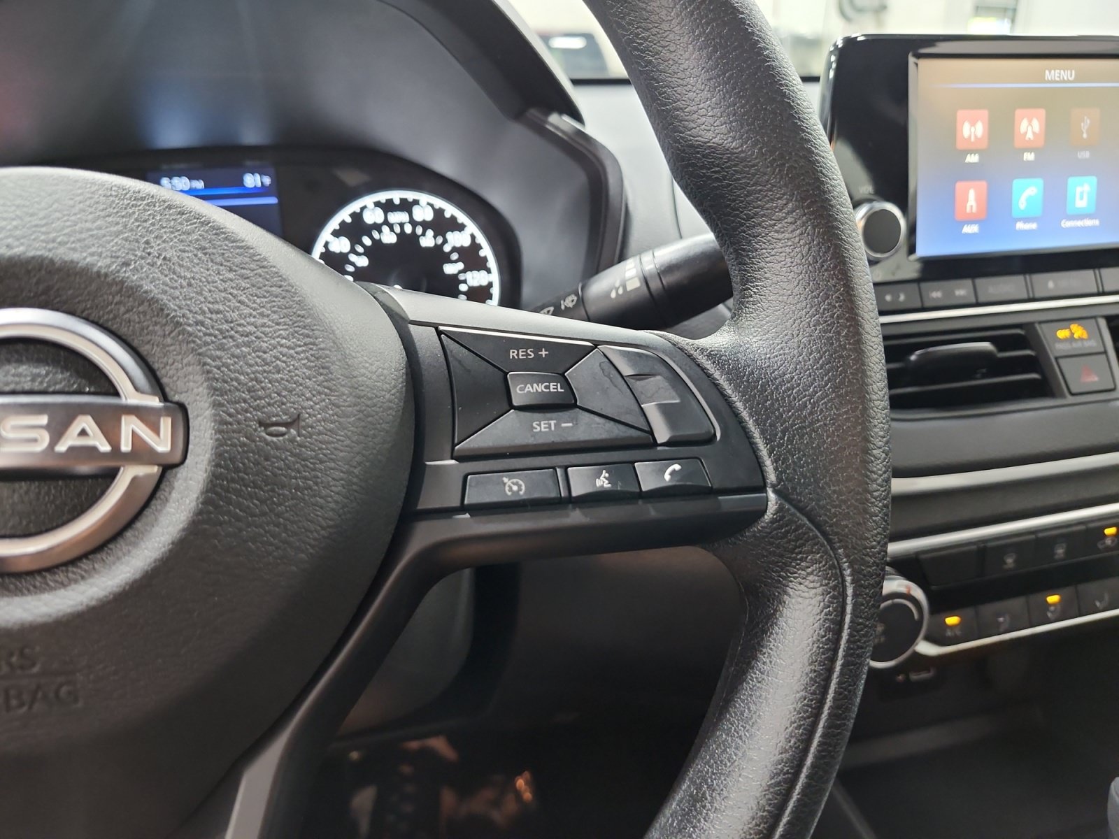 Used 2024 Nissan Altima 2.5 S FWD image 21