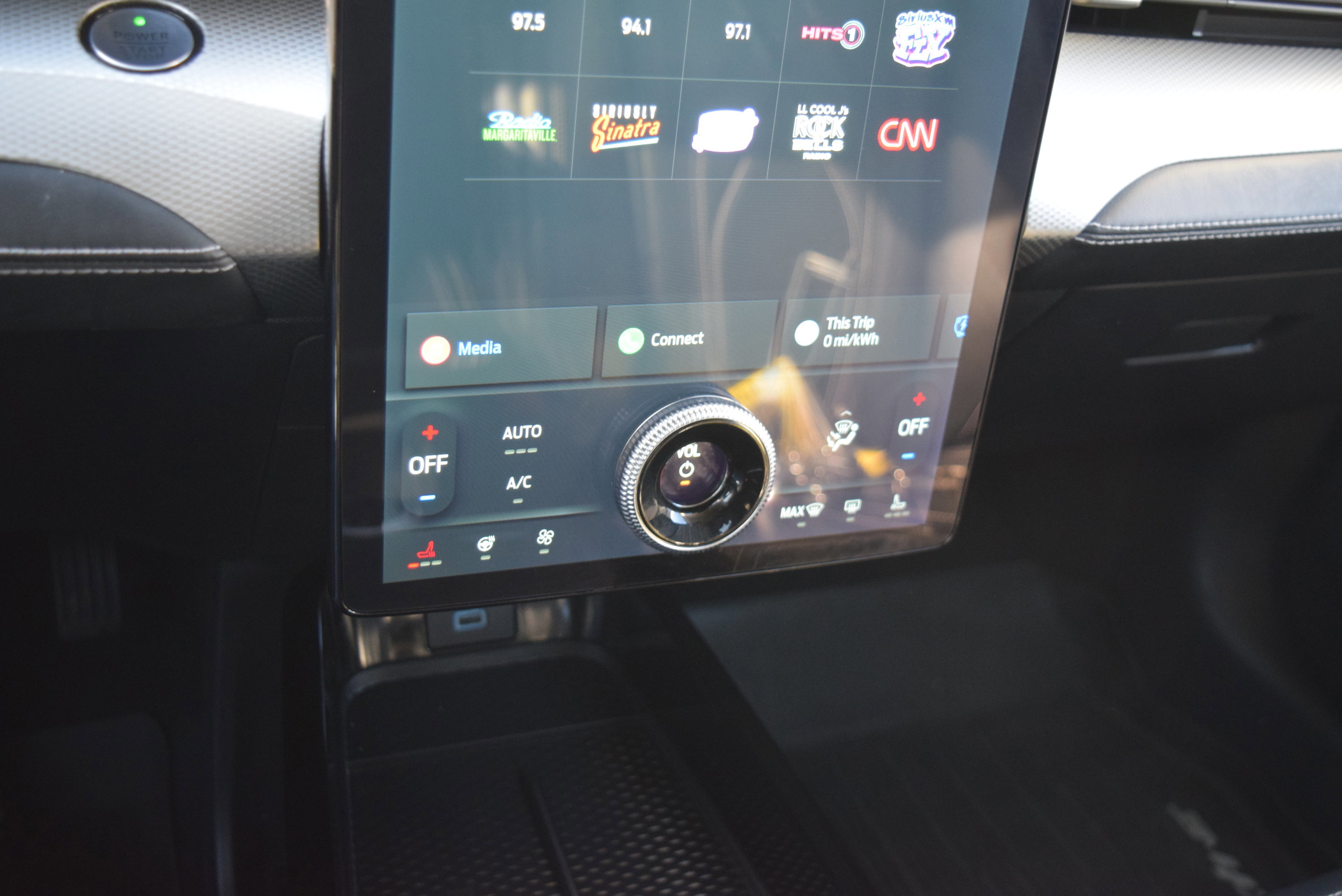 Used 2021 Ford Mustang Mach-E Select w/ Comfort/Appearance Package image 14