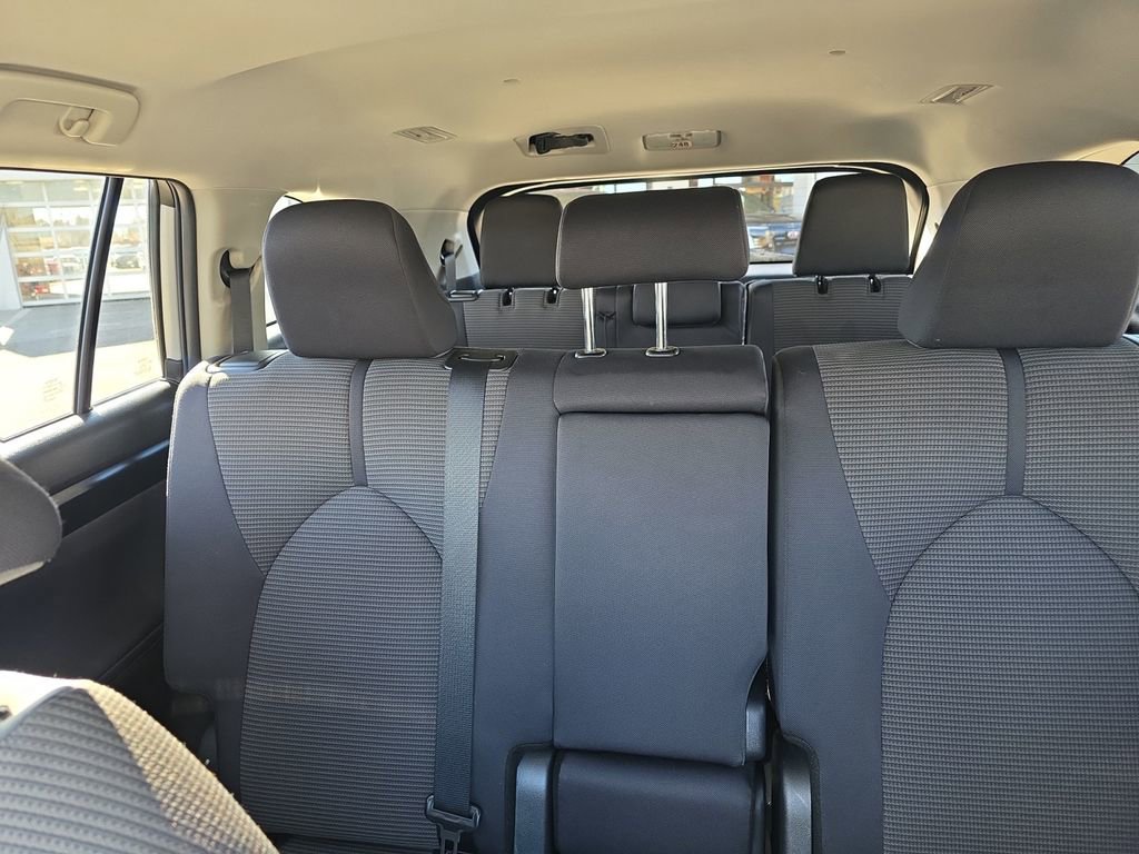 Used 2024 Toyota Highlander LE image 20