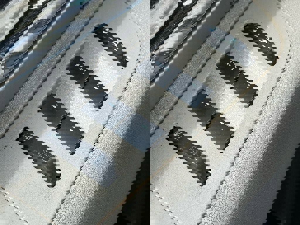 Used 2010 Ford F150 XLT AWD/4WD image 18