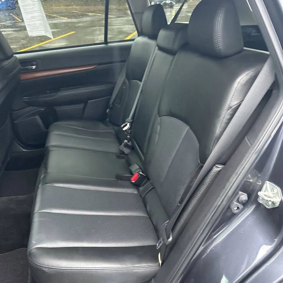 Used 2013 Subaru Outback 3.6R Limited image 16