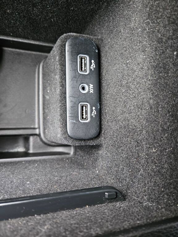 Used 2018 Dodge Charger SXT w/ Blacktop Package image 8