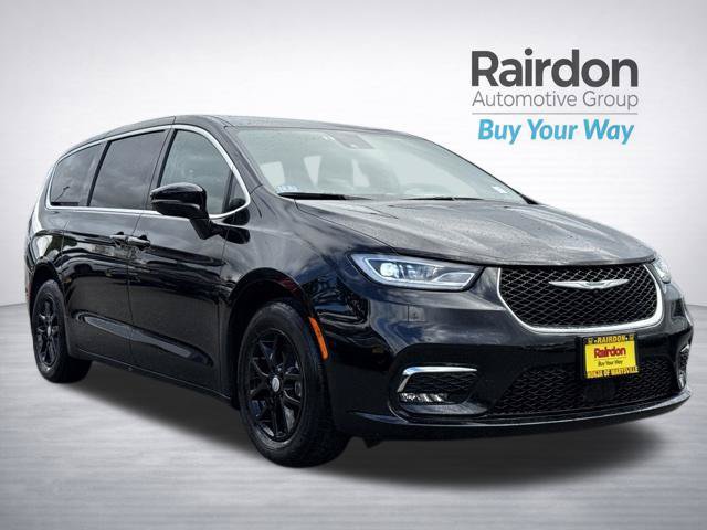 Used 2025 Chrysler Pacifica Select FWD 360° Tour