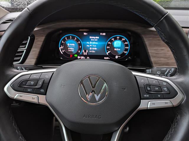 Certified 2025 Volkswagen Atlas SEL Premium R-Line AWD/4WD image 37