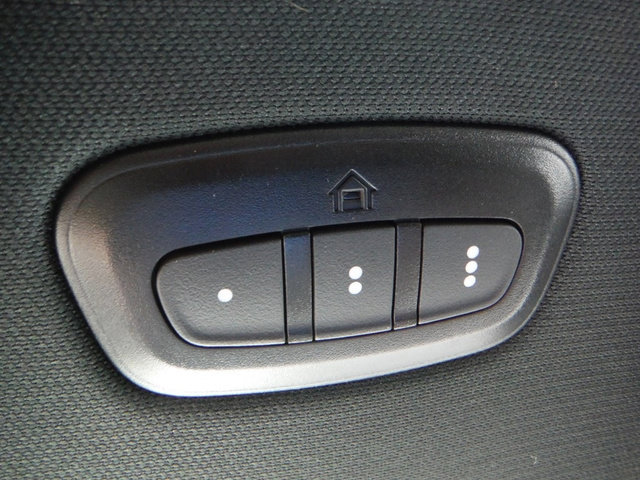 Used 2025 RAM 1500 Laramie AWD/4WD image 33