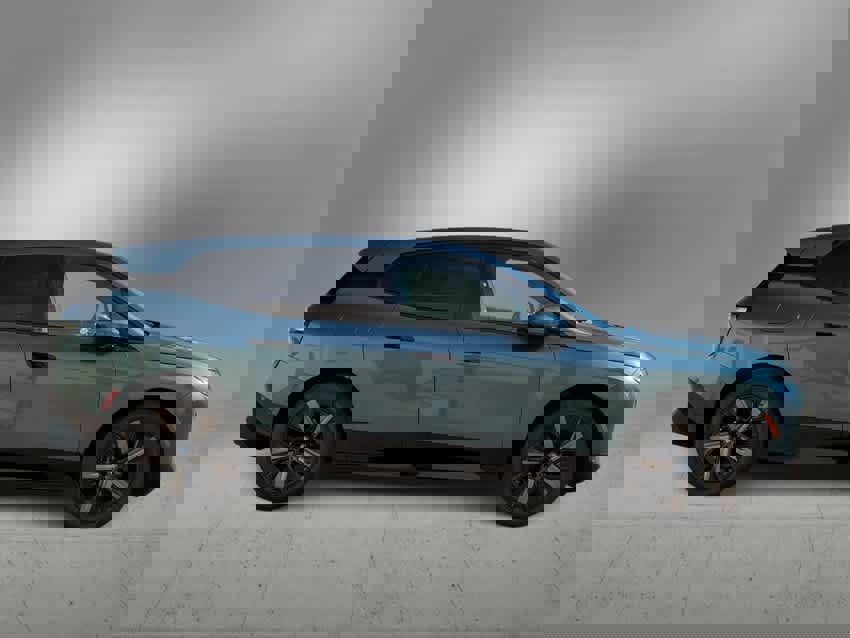 New 2025 BMW iX xDrive50 w/ Premium Package image 9