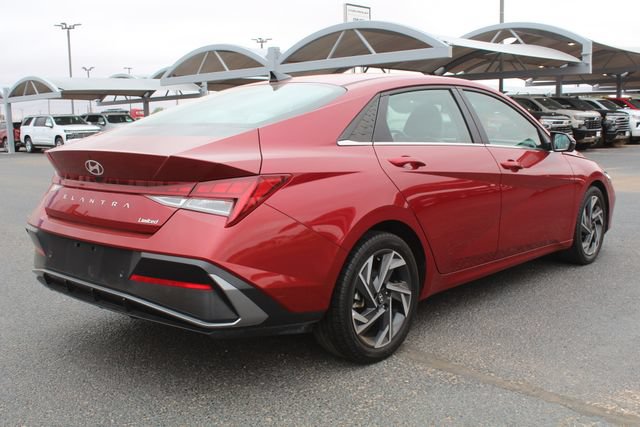Used 2024 Hyundai Elantra Limited FWD image 3