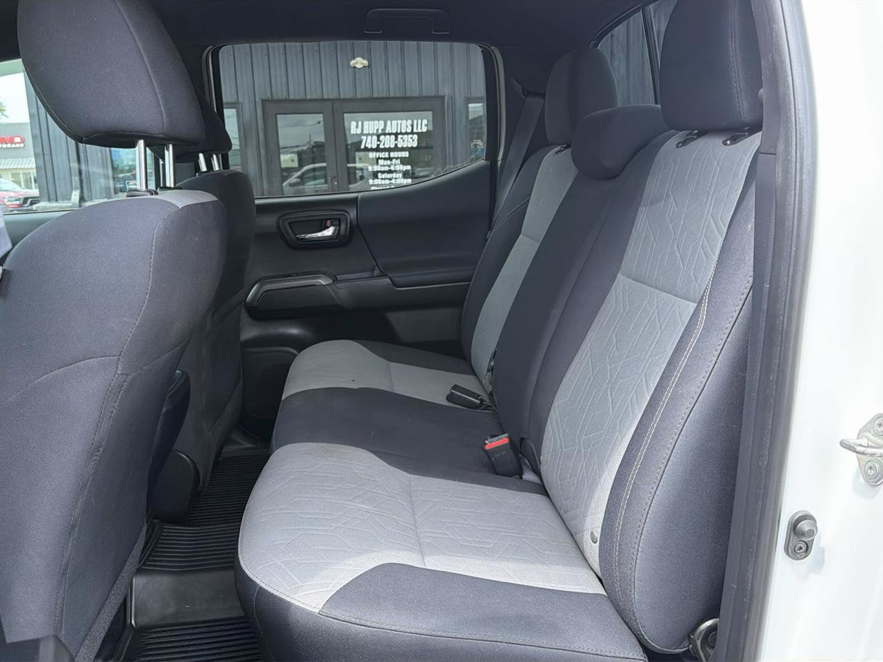 Used 2020 Toyota Tacoma TRD Sport AWD/4WD image 16