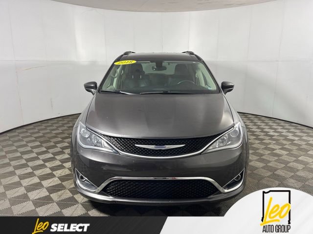 Used 2018 Chrysler Pacifica Touring-L Plus w/ Tire & Wheel Group FWD image 2
