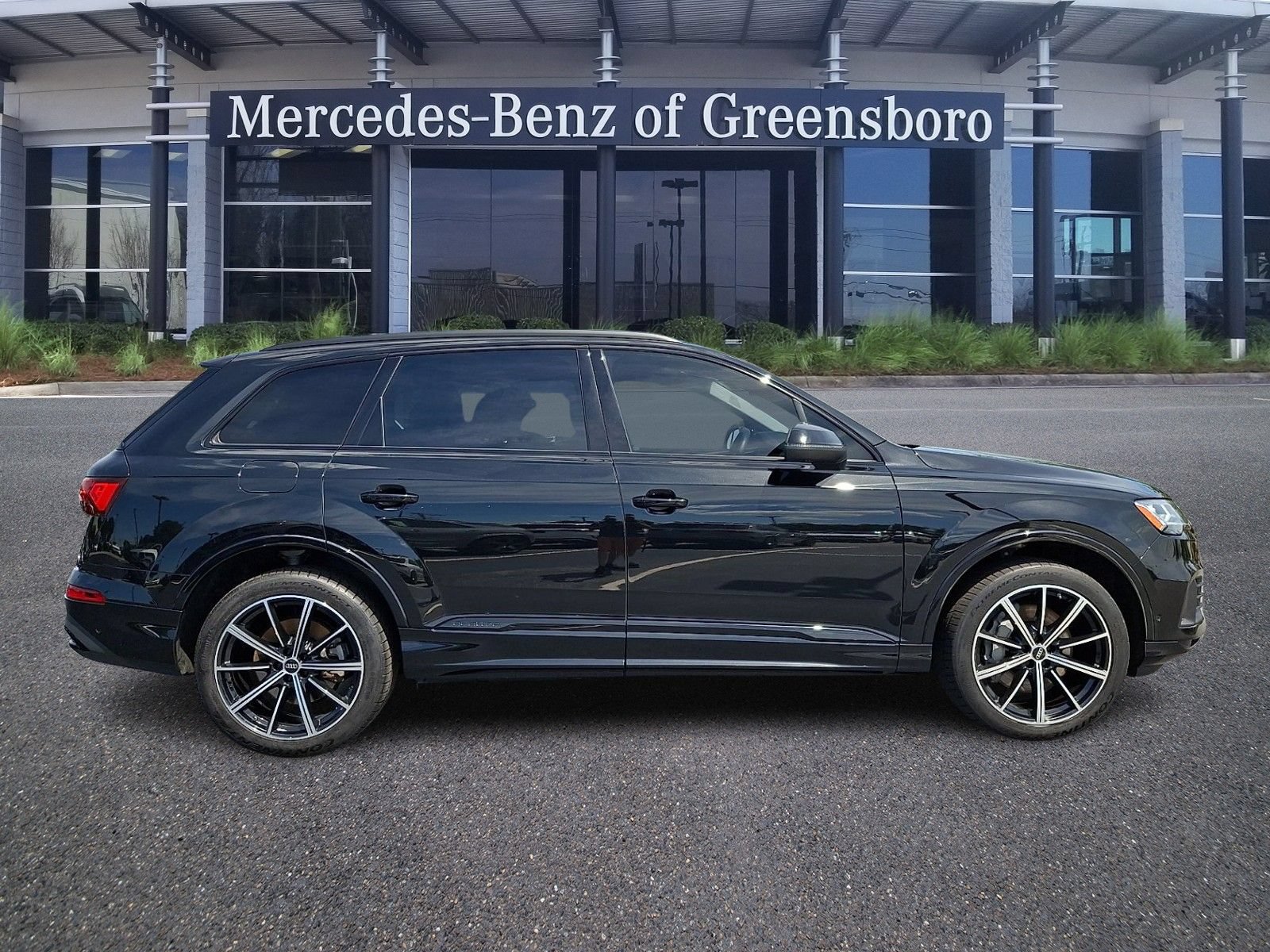 Used 2023 Audi Q7 3.0T Premium Plus AWD/4WD image 7