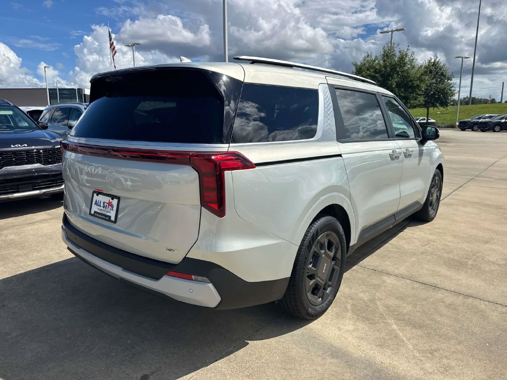 New 2026 Kia Carnival EX FWD image 10