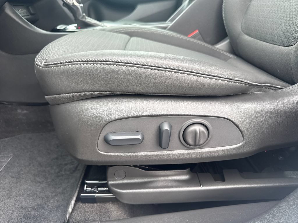Certified 2023 Buick Encore GX Preferred w/ Cold Weather Comfort Package FWD image 15