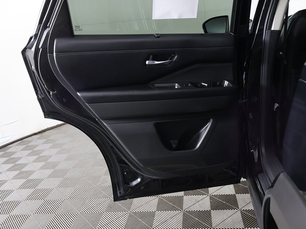 Used 2023 Nissan Pathfinder SL image 24