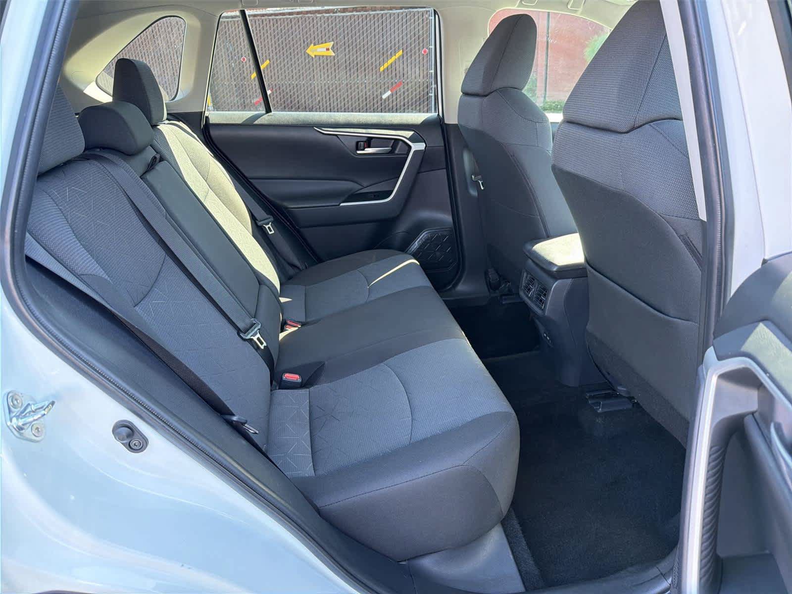 Used 2025 Toyota RAV4 XLE FWD image 14