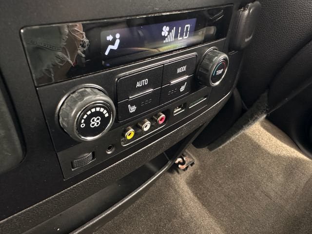 Used 2015 Chevrolet Tahoe LTZ RWD image 17