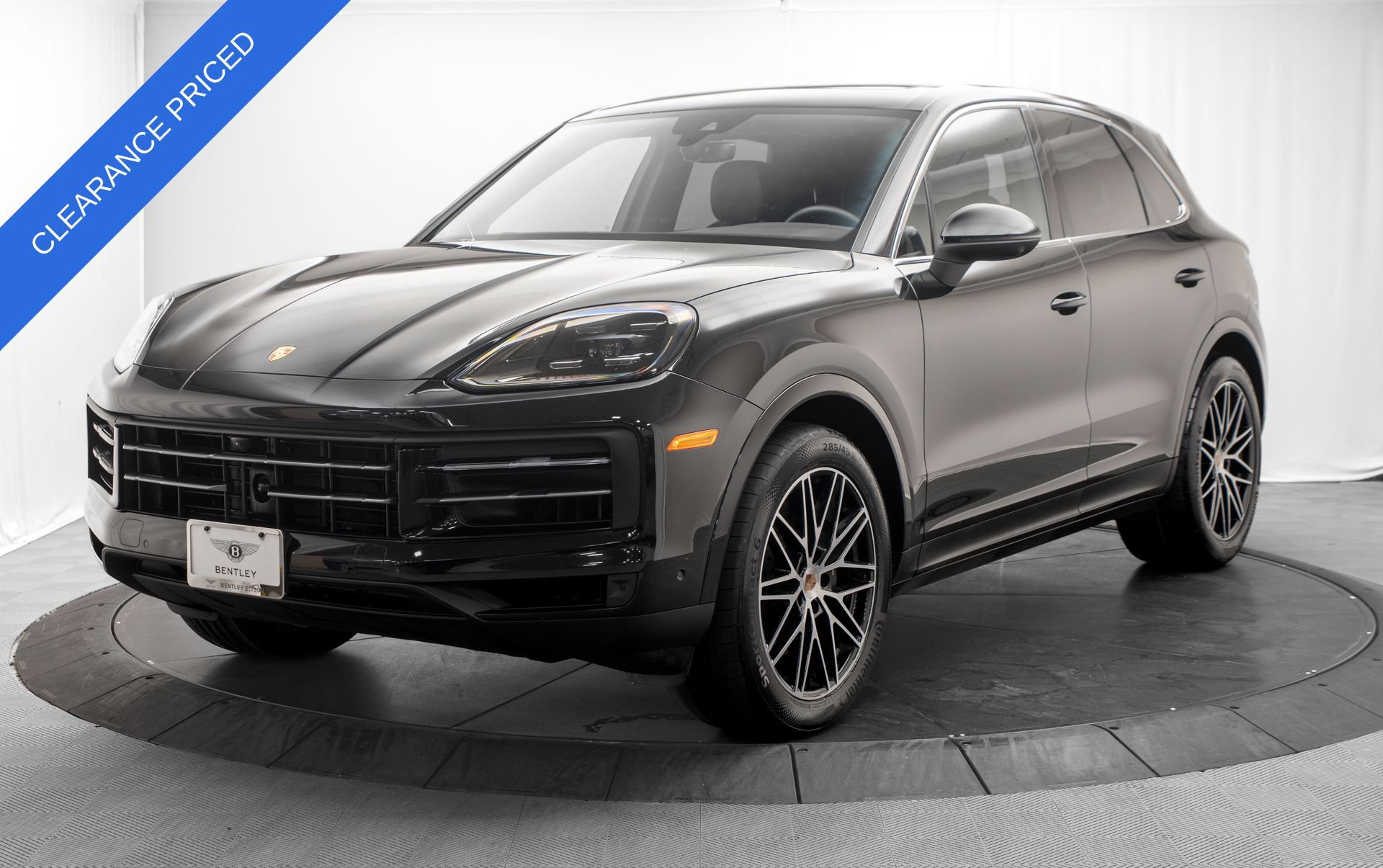 Used 2025 Porsche Cayenne AWD/4WD image 7