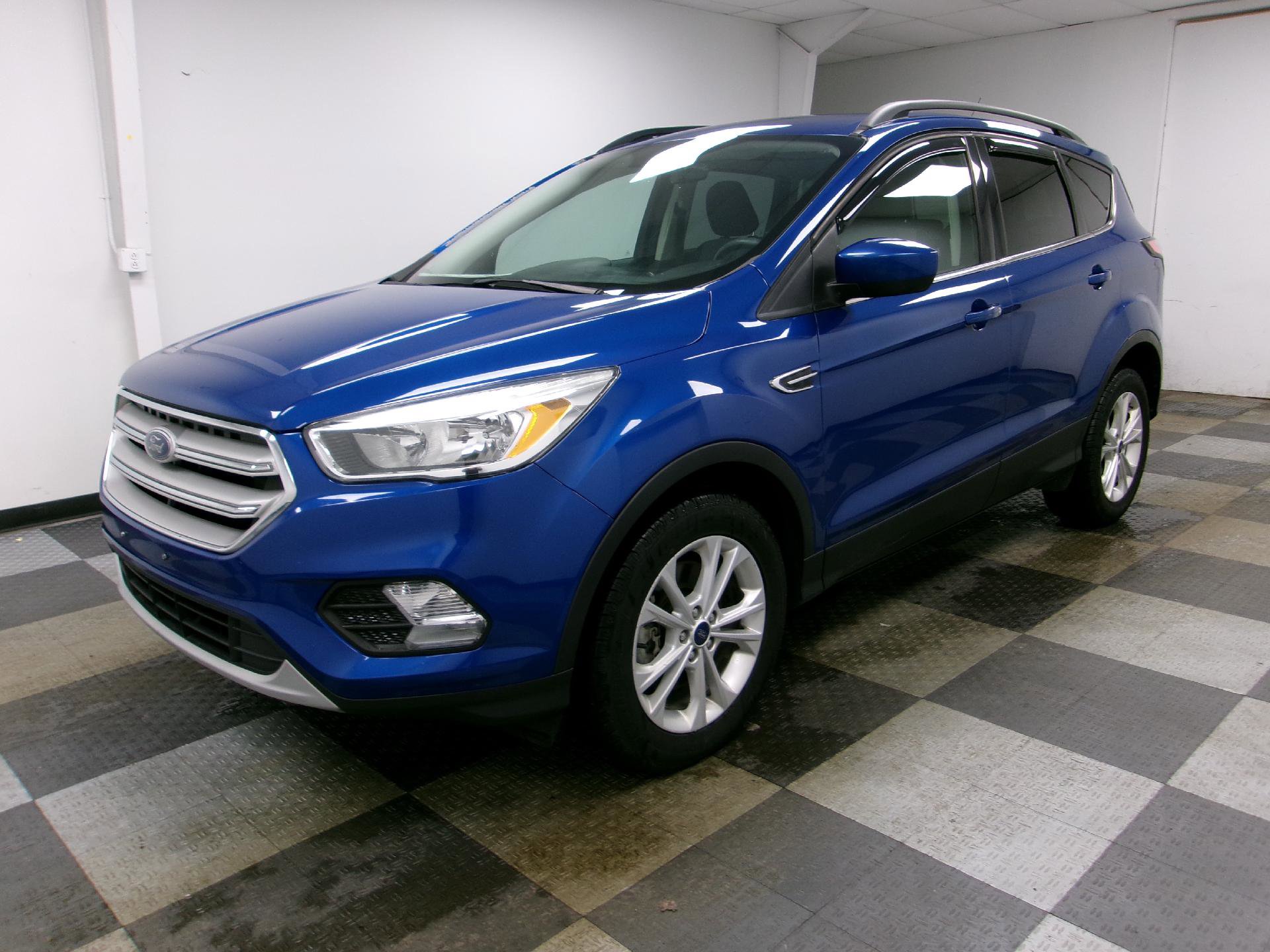Used 2018 Ford Escape SE image 1