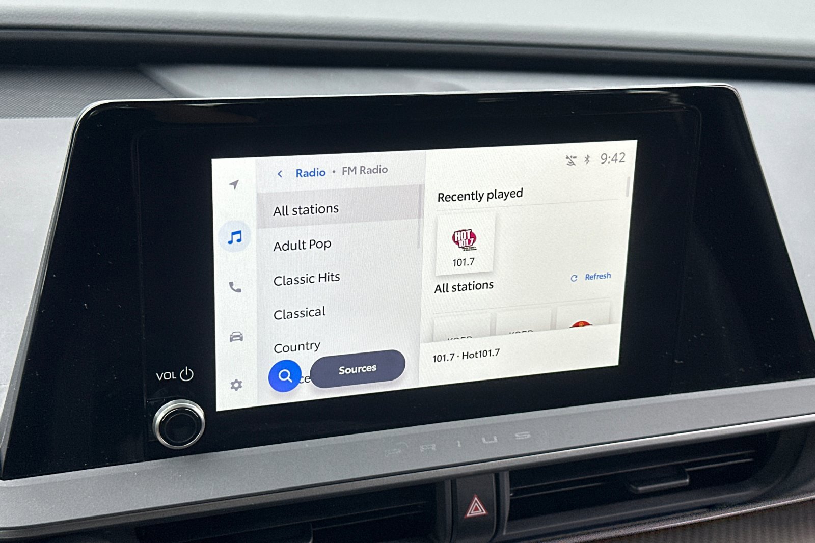 Used 2024 Toyota Prius LE image 18