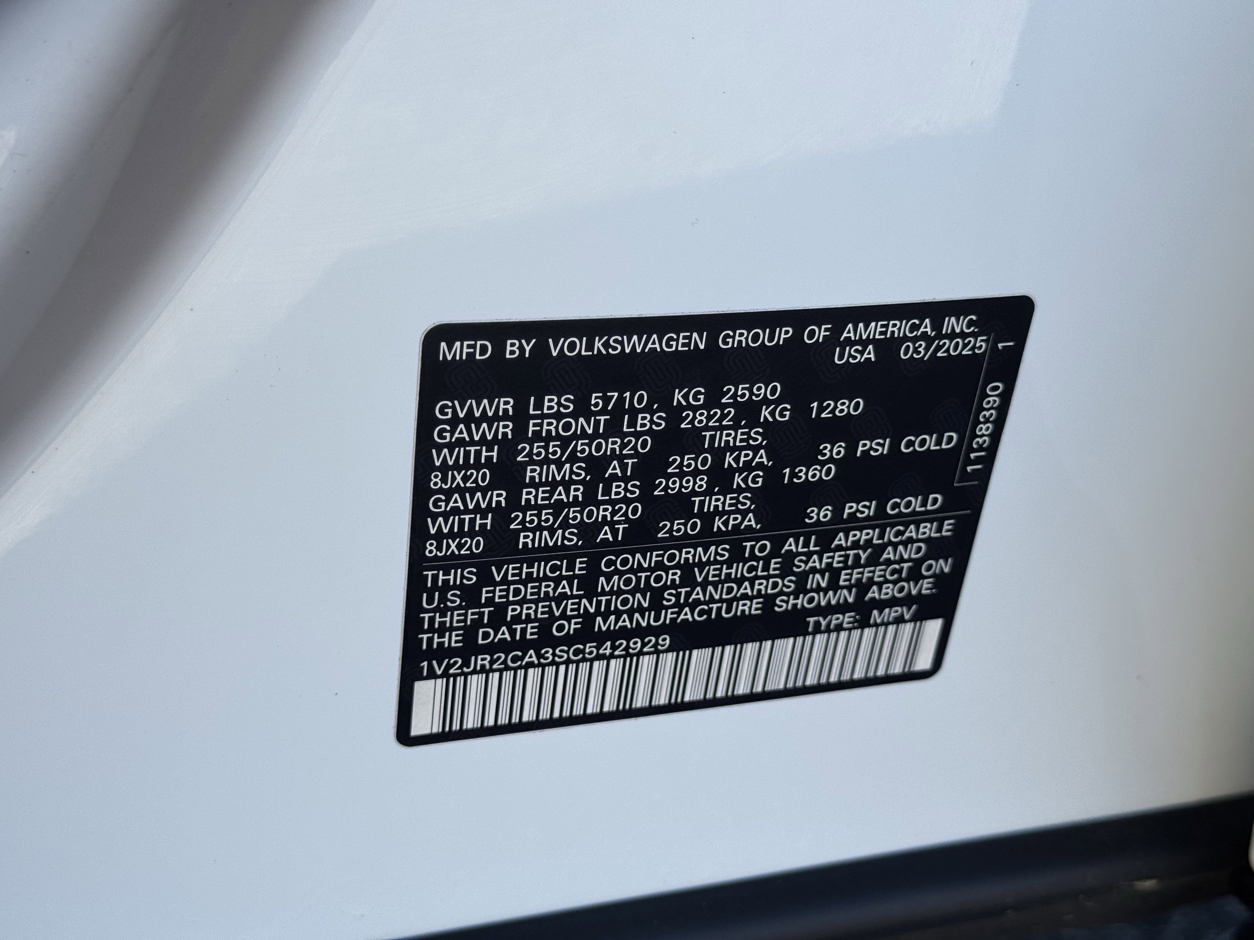 Used 2025 Volkswagen Atlas SE image 35