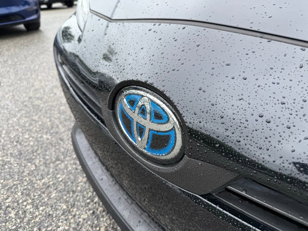Used 2022 Toyota Prius FWD image 6