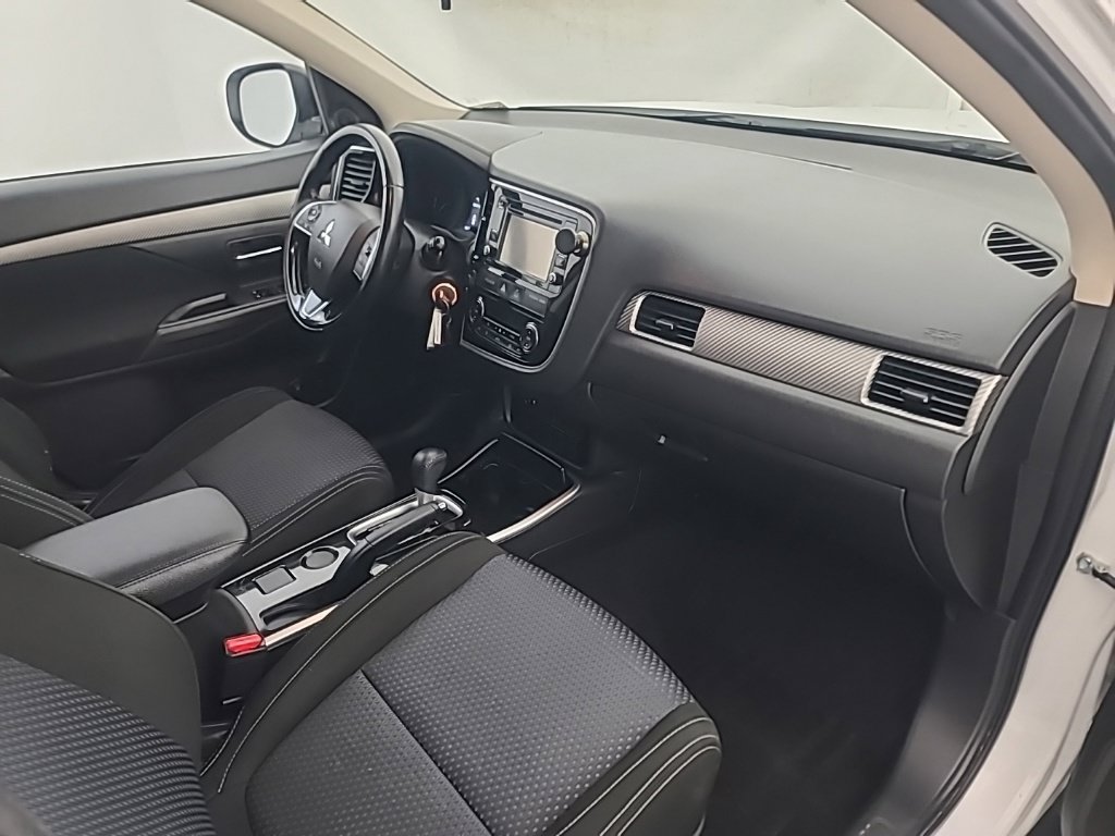 Used 2017 Mitsubishi Outlander ES FWD image 13