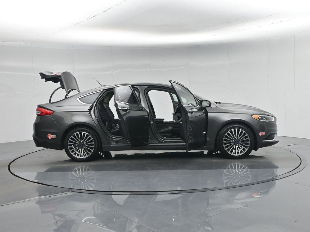 Used 2018 Ford Fusion Energi SE image 5