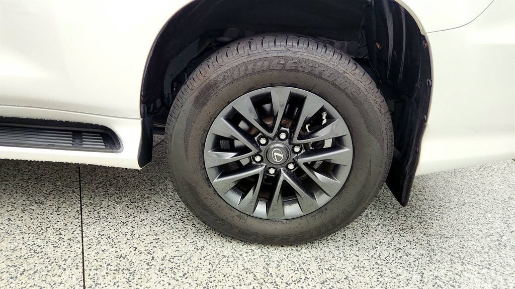 Used 2020 Lexus GX 460 Premium w/ Premium Package AWD/4WD image 9