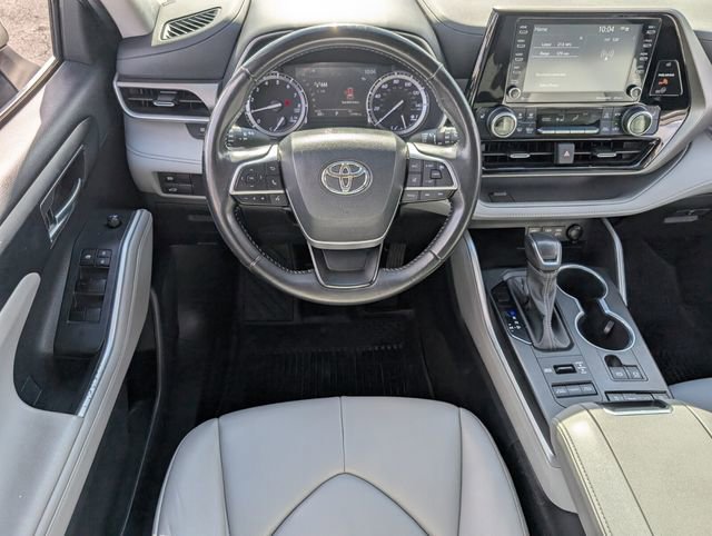 Used 2022 Toyota Highlander XLE image 10