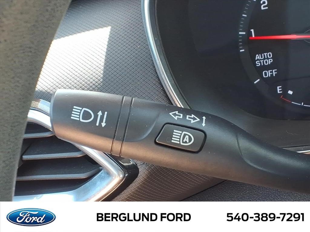 Used 2022 Chevrolet TrailBlazer LT FWD image 35
