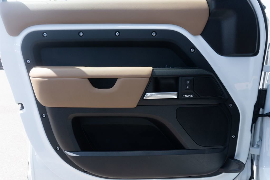 New 2025 Land Rover Defender 110 V8 image 17