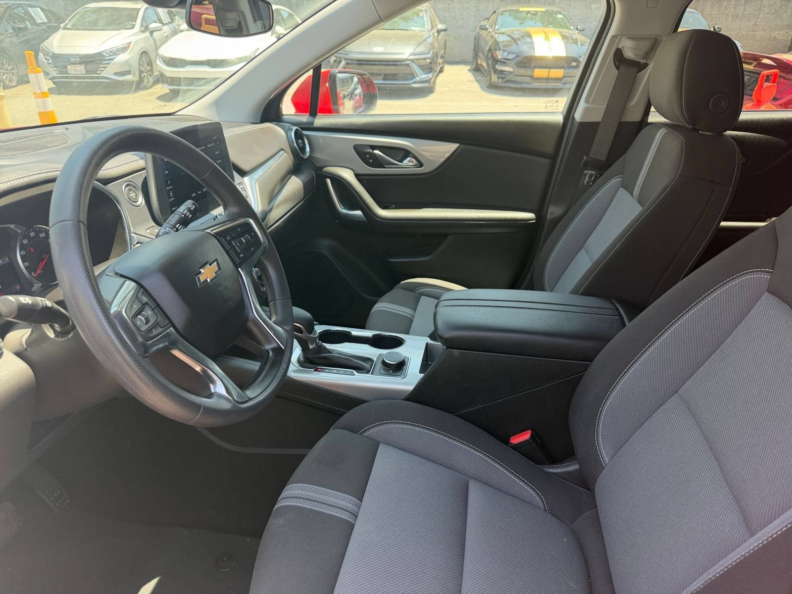 Used 2025 Chevrolet Blazer LT FWD image 28