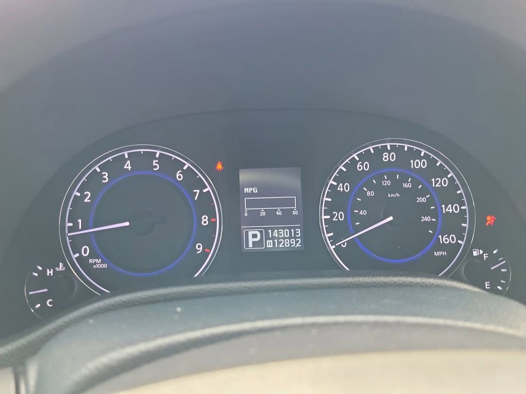 Used 2012 INFINITI G37 X w/ Premium Pkg image 29