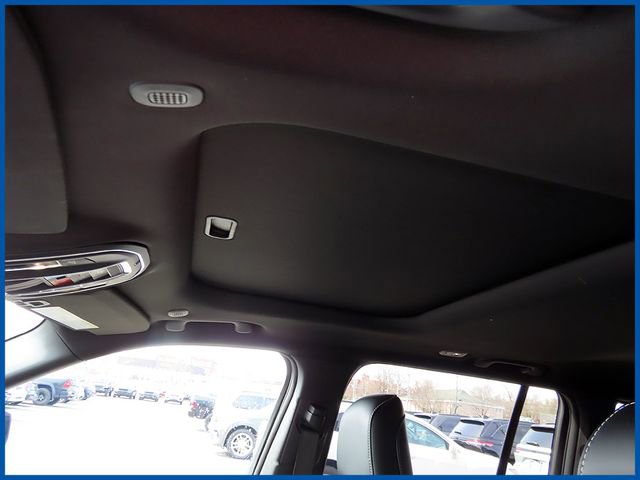 Certified 2025 Jeep Grand Cherokee Altitude image 14