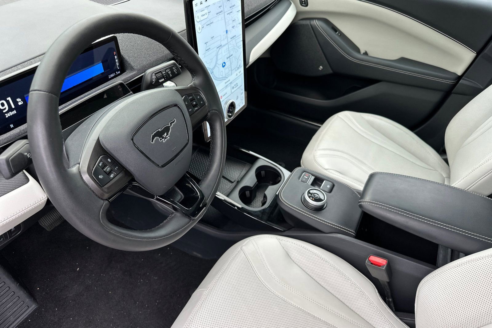 Used 2022 Ford Mustang Mach-E Premium image 4