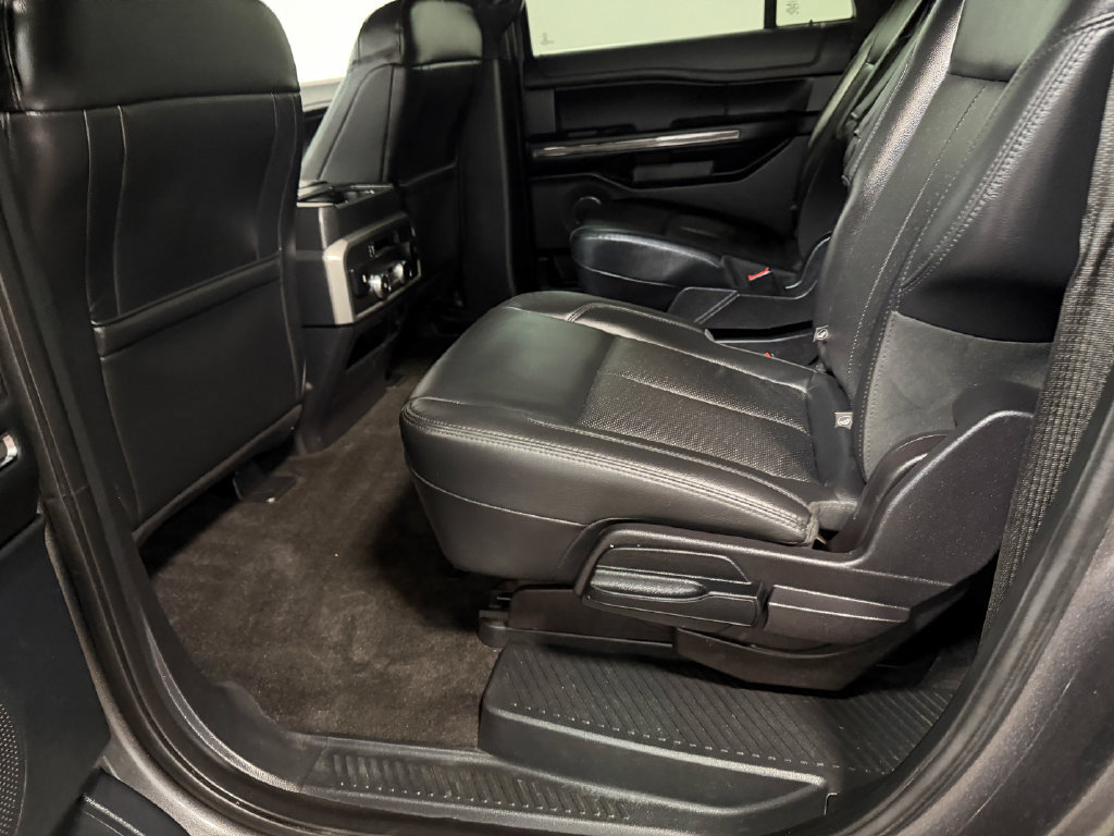 Used 2020 Ford Expedition Max XLT w/ Equipment Group 202A AWD/4WD image 47