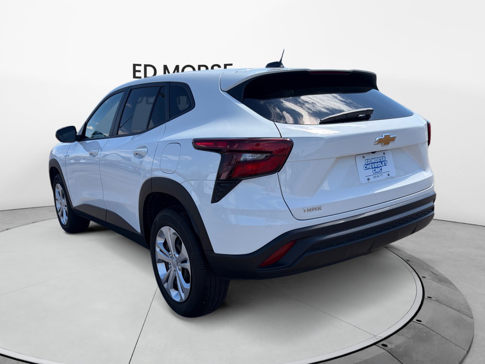 Used 2024 Chevrolet Trax LS FWD image 3