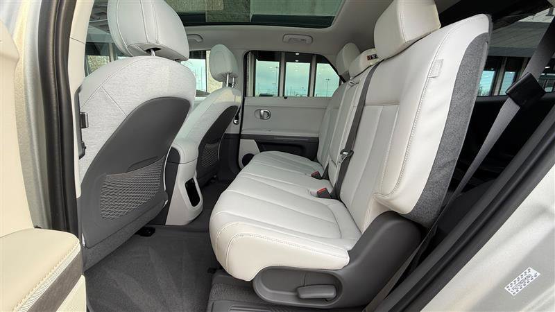 Used 2024 Hyundai Ioniq 5 Limited image 18