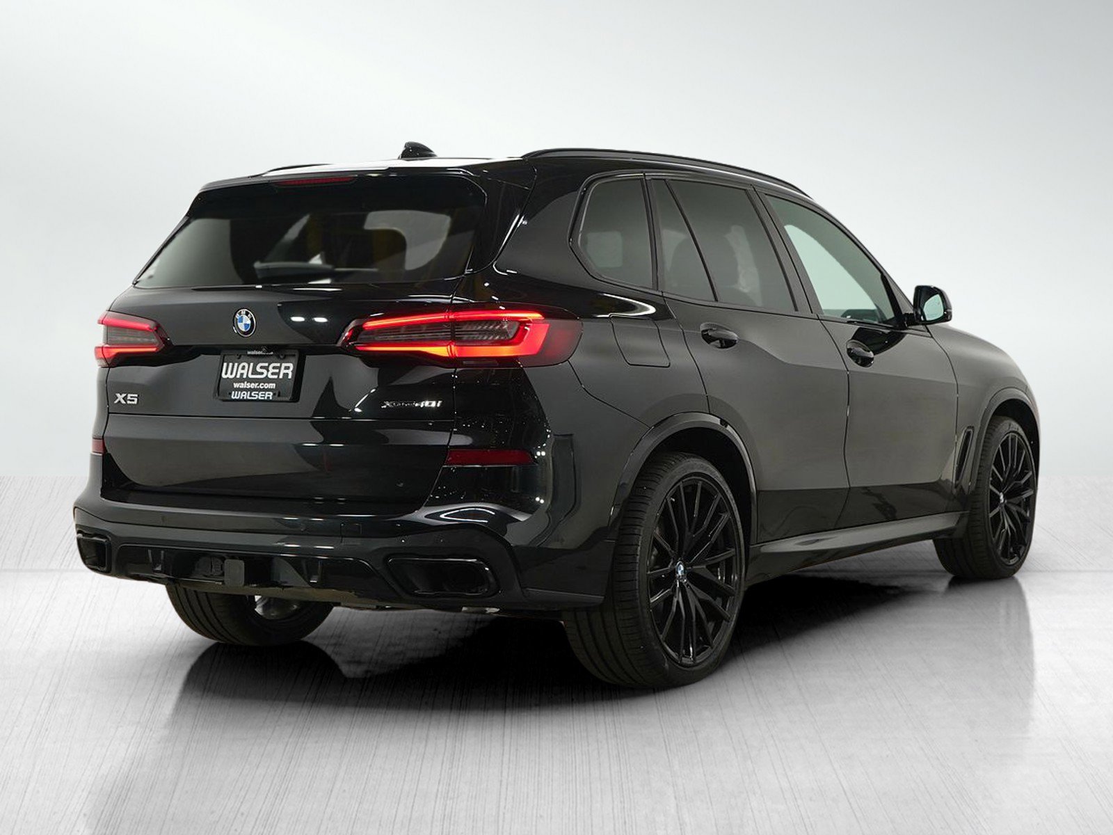 Used 2022 BMW X5 xDrive40i w/ M Sport Package AWD/4WD image 5