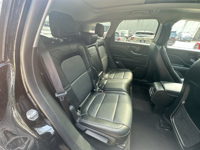 Used 2022 Lincoln Corsair AWD w/ Premium Package image 38
