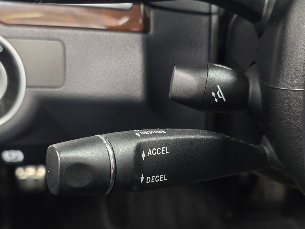 Used 2014 Mercedes-Benz E 350 Cabriolet image 38