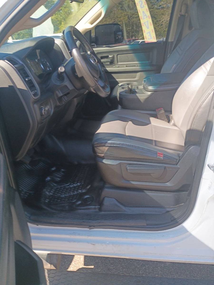 Used 2020 RAM 5500 Tradesman w/ Chrome Appearance Group AWD/4WD image 19