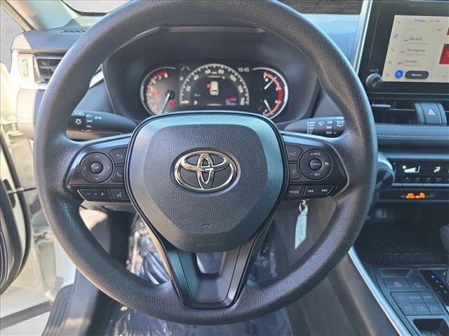 Used 2023 Toyota RAV4 LE image 17