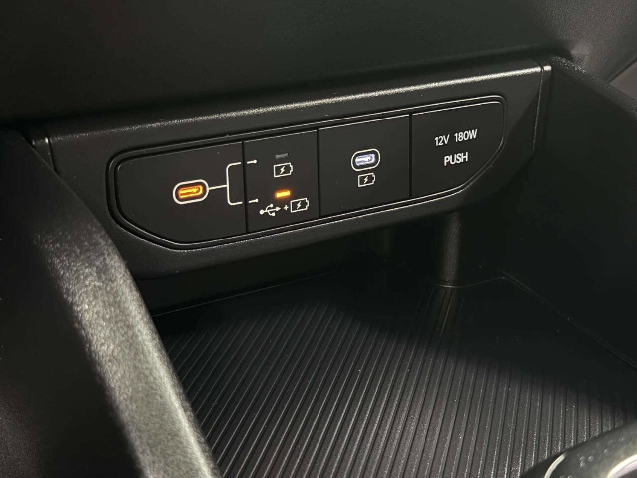 Used 2025 Kia K4 image 41