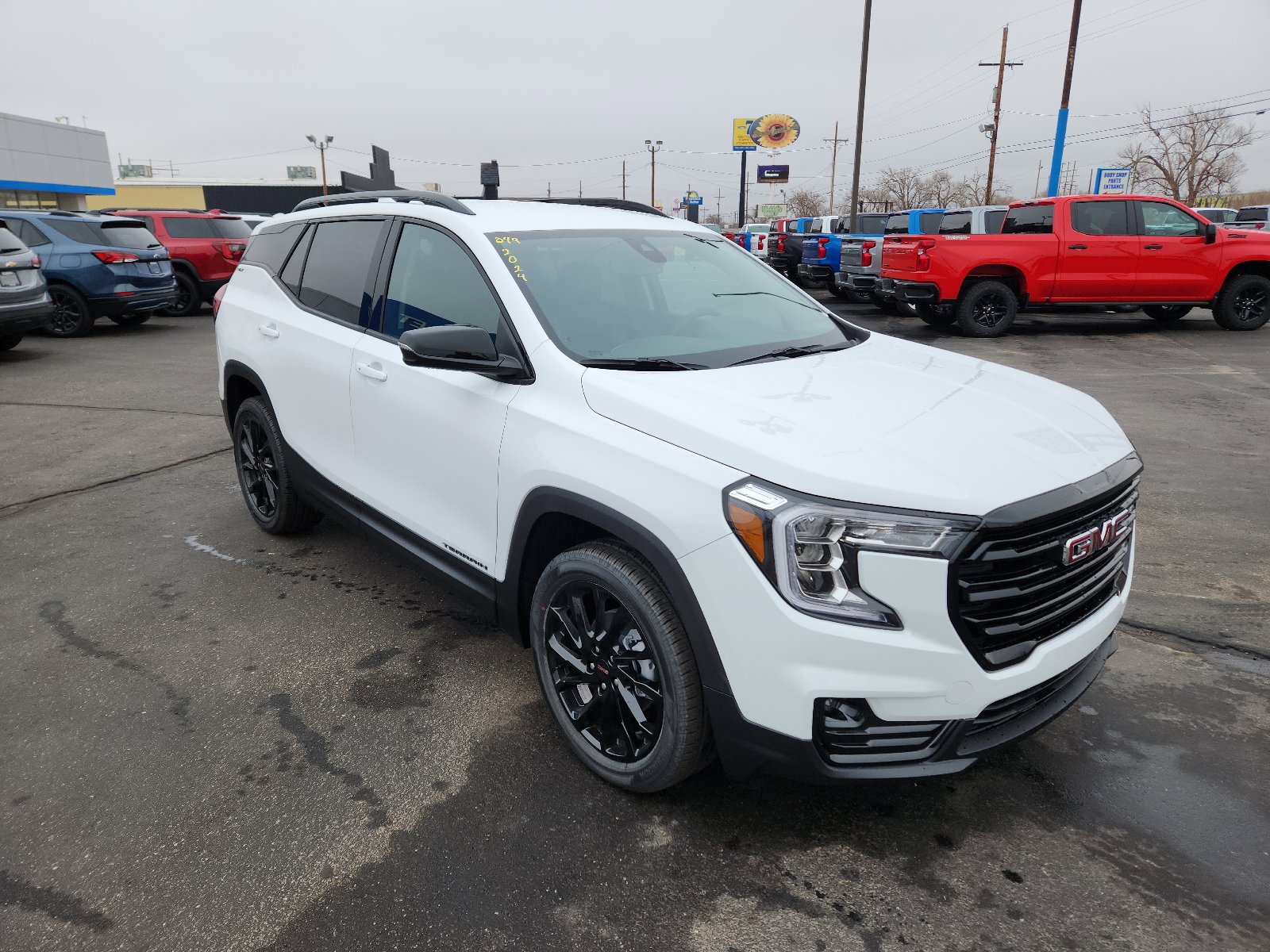New 2024 GMC Terrain SLT w/ Elevation Edition FWD image 7