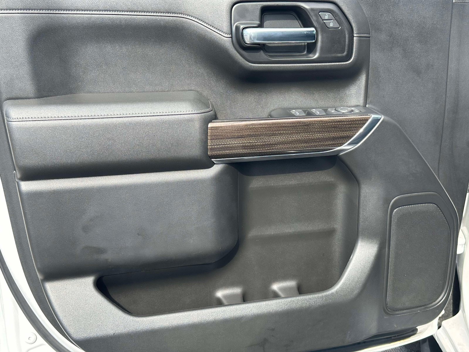 Used 2022 Chevrolet Silverado 1500 LT AWD/4WD image 19