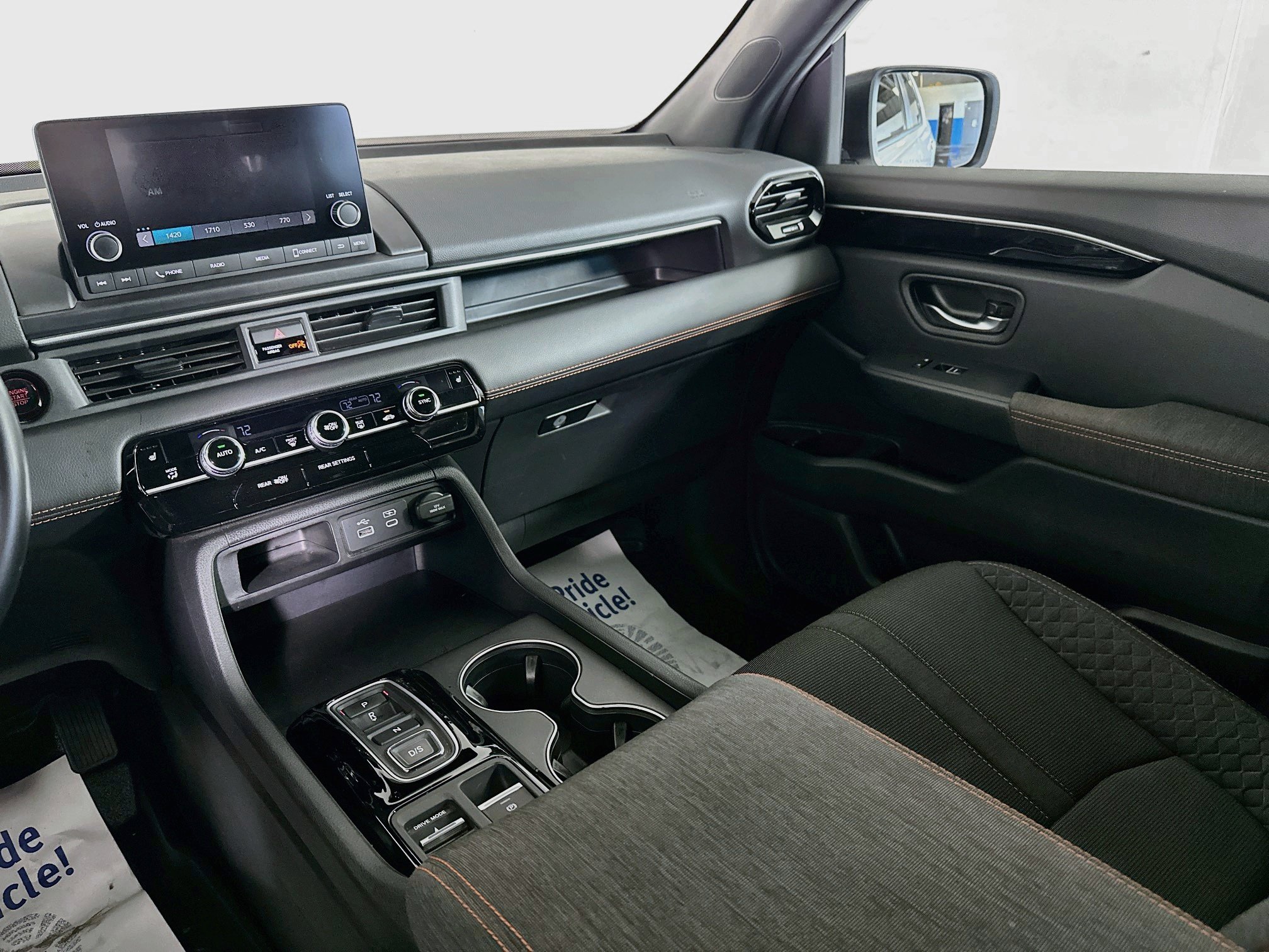 Used 2025 Honda Pilot Sport image 21