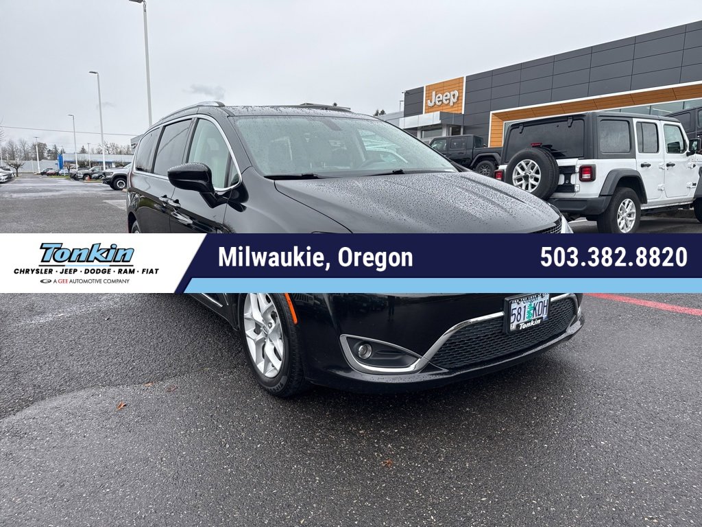 Used 2017 Chrysler Pacifica Touring-L Plus w/ Tire & Wheel Group