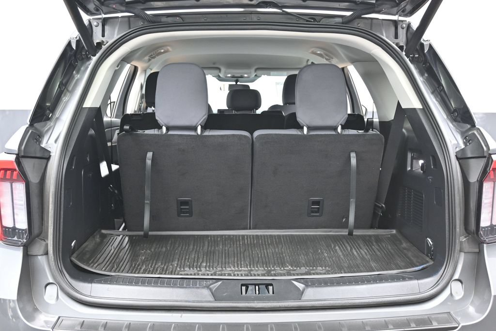 Used 2025 Ford Explorer Active RWD image 19