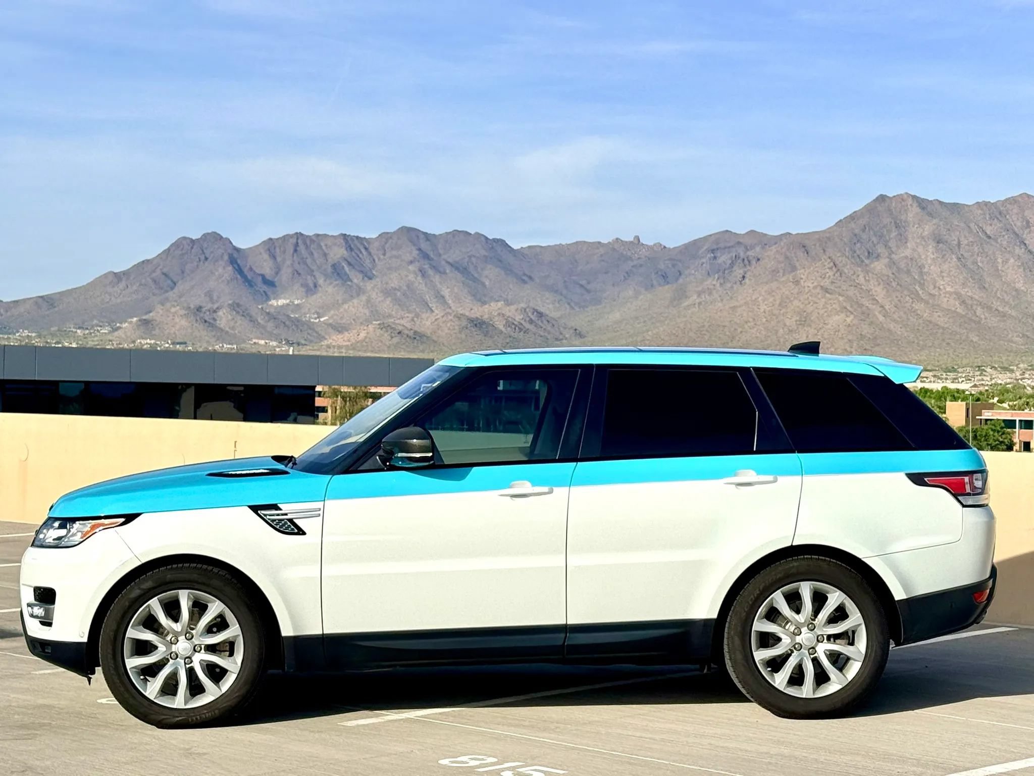 Used 2017 Land Rover Range Rover Sport HSE AWD/4WD image 5